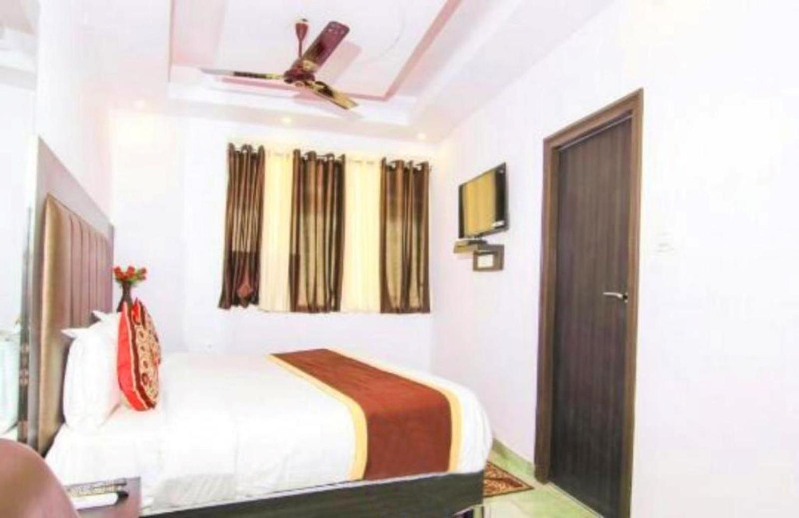 Hotel Express Neu-Delhi Exterior foto